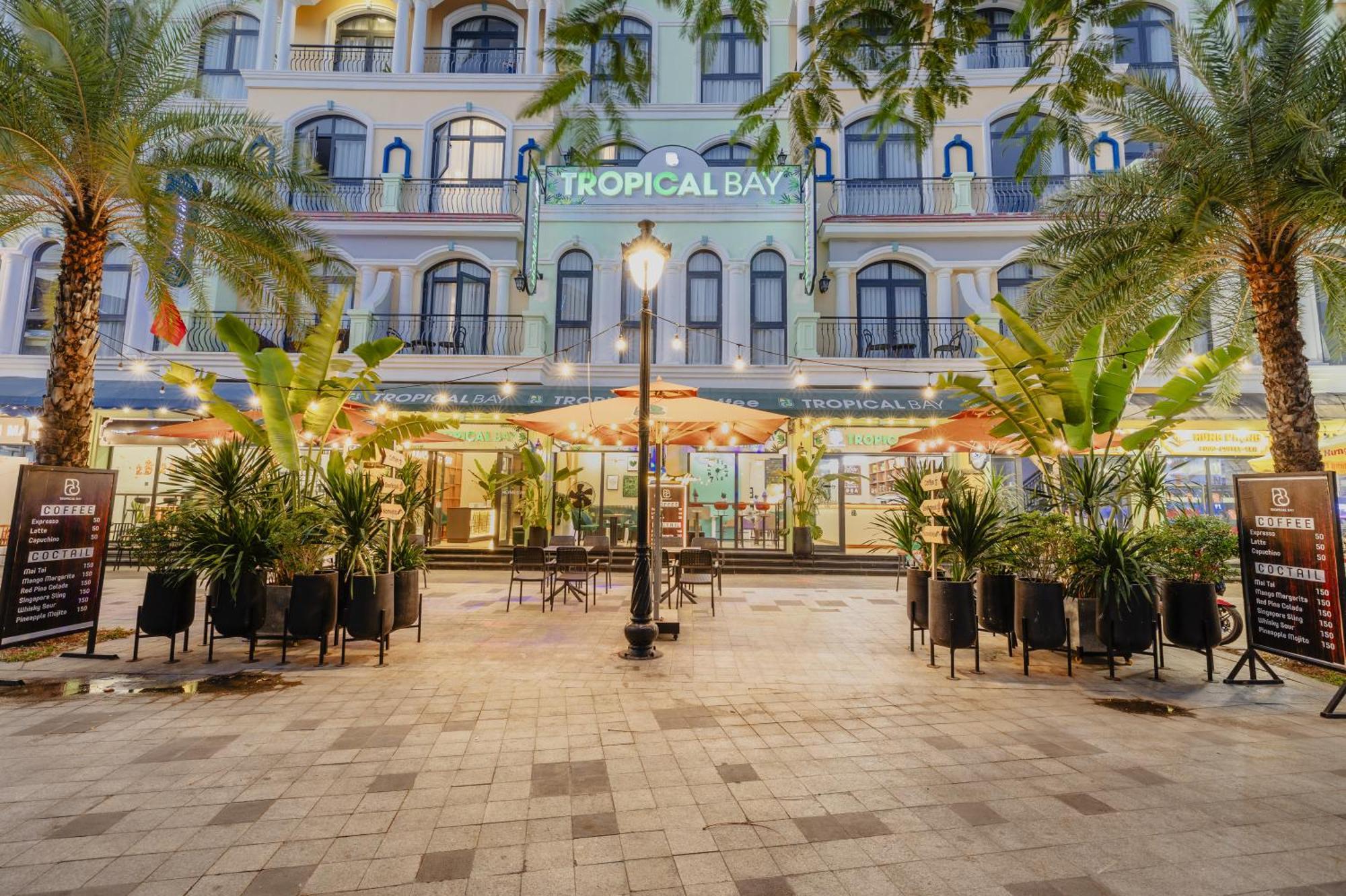 Отель Tropical Bay Grand World Дуонг-Донг Экстерьер фото