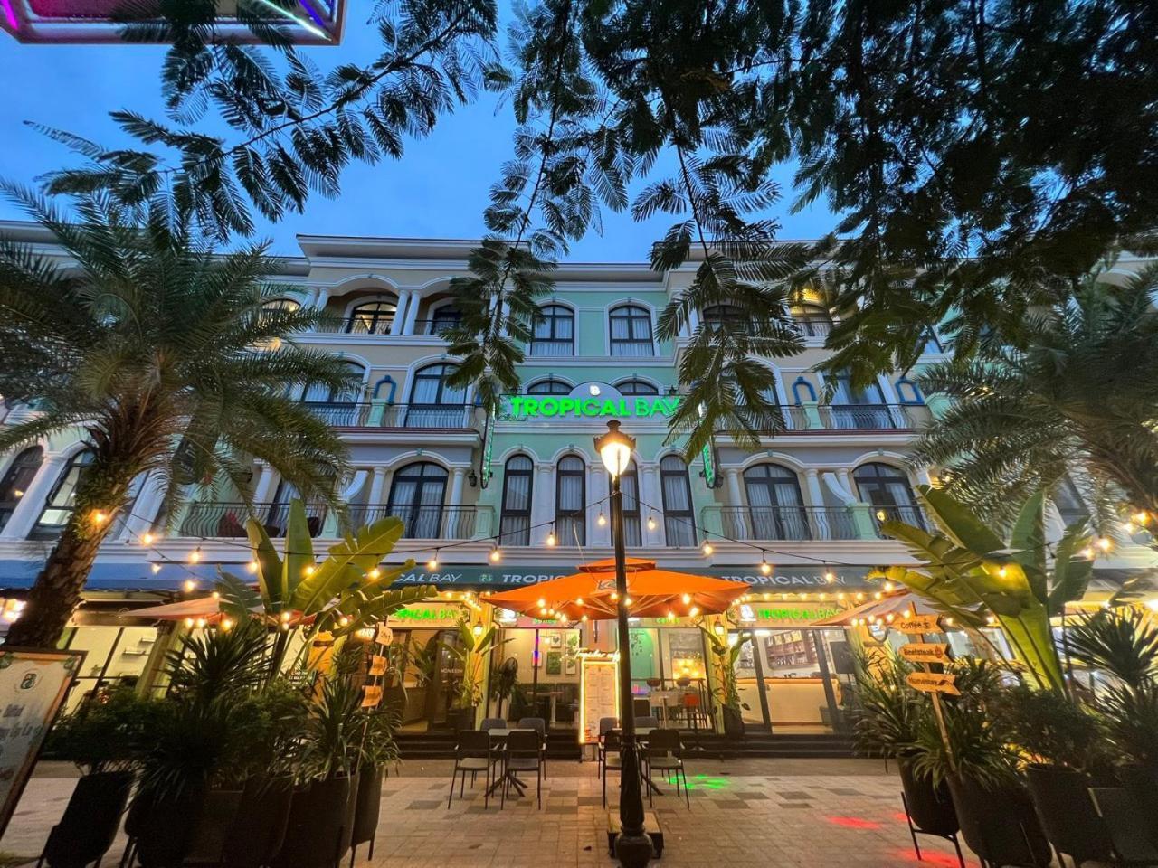 Отель Tropical Bay Grand World Дуонг-Донг Экстерьер фото
